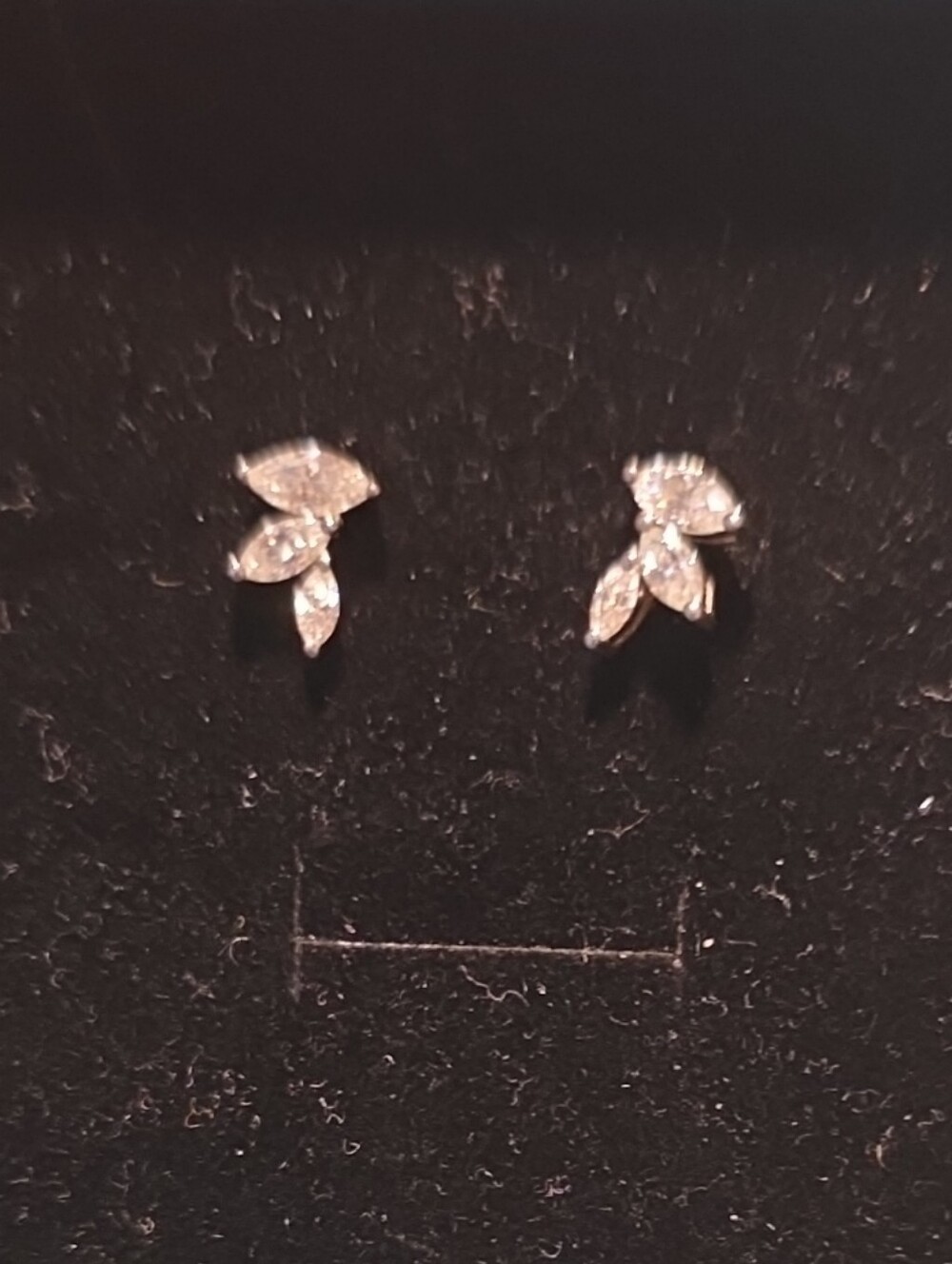 NWT Sterling Silver Moissanite 2.5 CT Leaf Stud Earrings